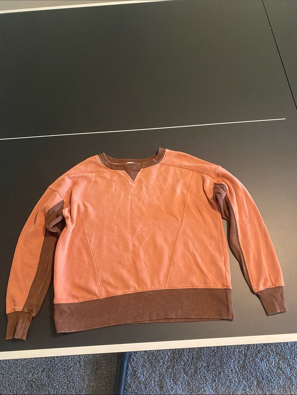 BKE Women's Two-Tone Rust and Brown Crewneck Sweatshirt